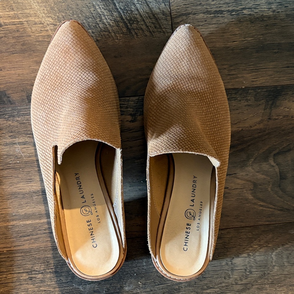 EUC Chinese Laundry Marnie Stacked Heel Mules 8.5